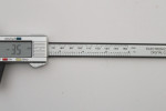 Suwmiarka Cyfrowa z Włókna Węglowego 150 mm