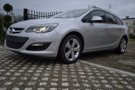 Sprzedam Opel Astra J 1.4 2013 rok