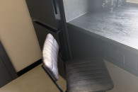 Wysokie krzesło kuchenne Atmosphera czarna skór