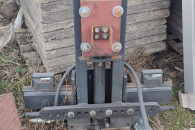 Mały maszt widlaka zaadaptowany do traktora