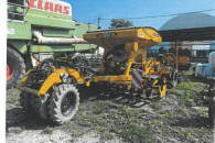 Pneumatyczny agregat uprawowo- siewny