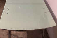 Szklany stół rozkładany
