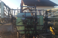 Opryskiwacz 800L belka24m