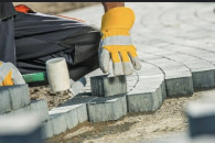 Poszukuję osób do pracy przy układaniu kostki