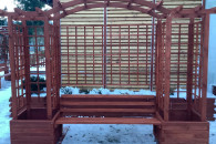 Pergola ogrodowa z łukiem