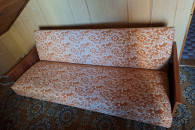 Kanapa rozkładana ze skrzynią