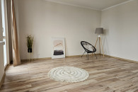 Przytualna kawalerka z balkonem i windą.Centrum