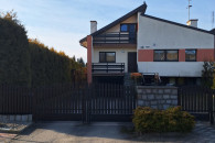 Przestronny dom w szeregu - os. Poetów