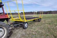 Przyczepa do balotów bel słomy, sianokiszonki d